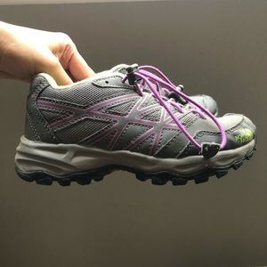 The North Face Girls Trail Shoes Size 6